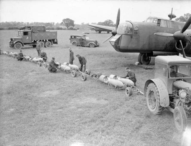 58 squadron whitley at raf linton on ouse wwii iwm ch 226