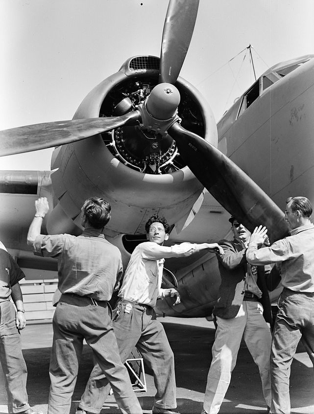 Lockheed pv 1 burbank checking propeller